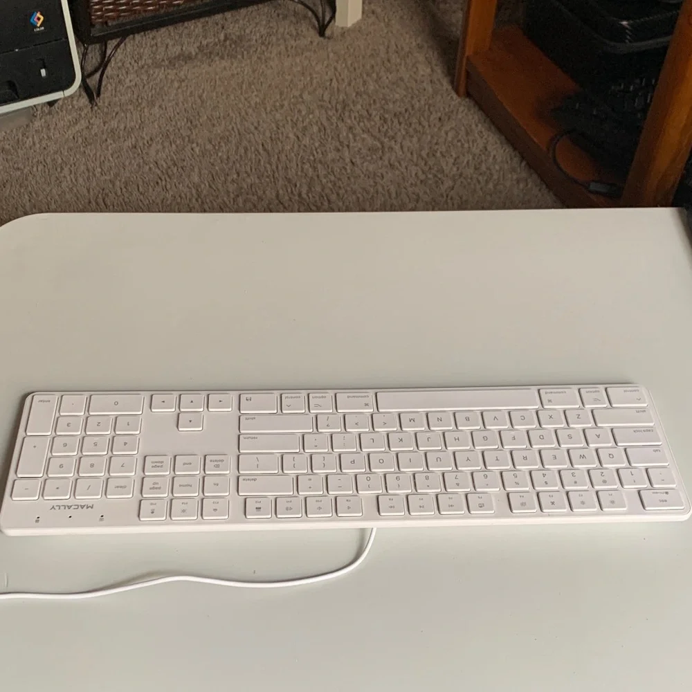 White Wired Keyboard